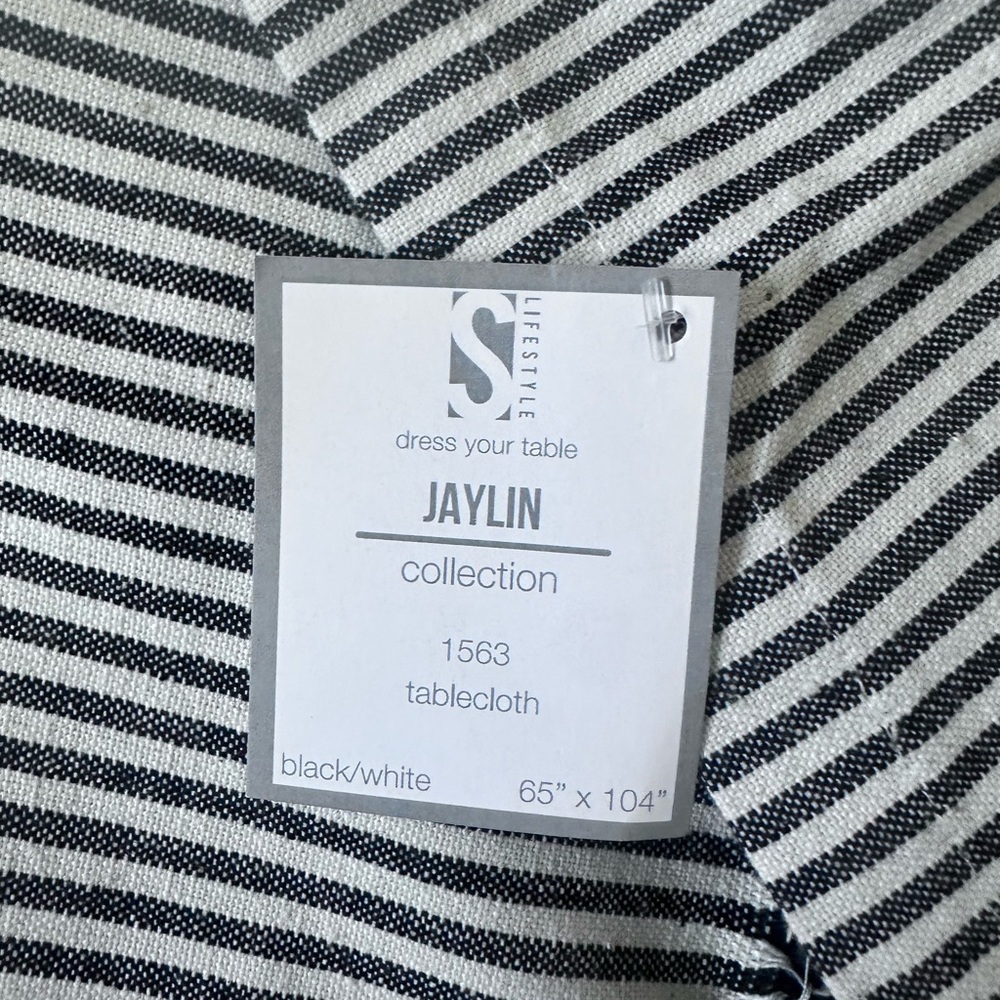 Jaylin Collection Table Linen - Picture 3 of 4